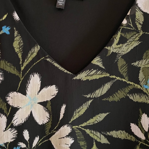 NWOT - Supply and Demand Blouse - Size XS - Picture 6 of 8